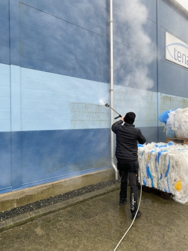 Facaderens af blå bygning